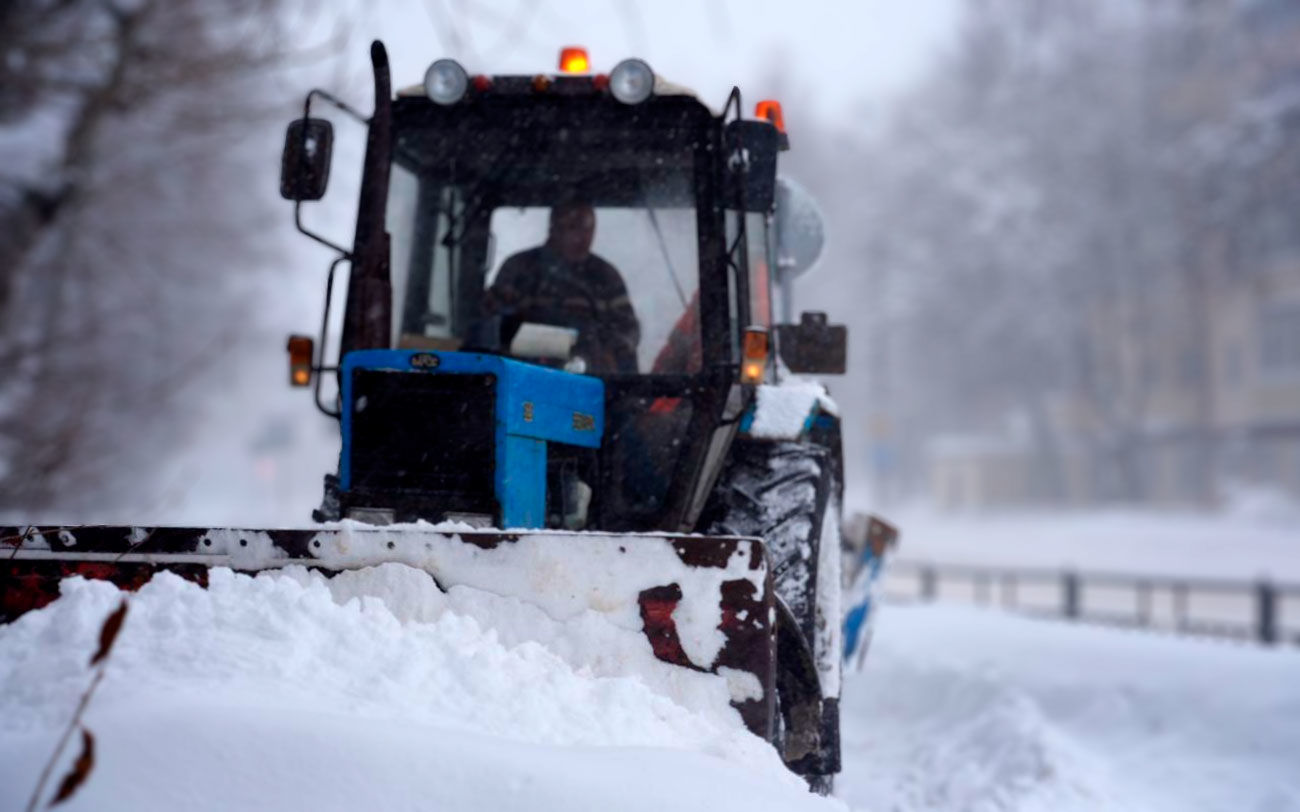 В Цимлянском районе ликвидируются последствия снегопада