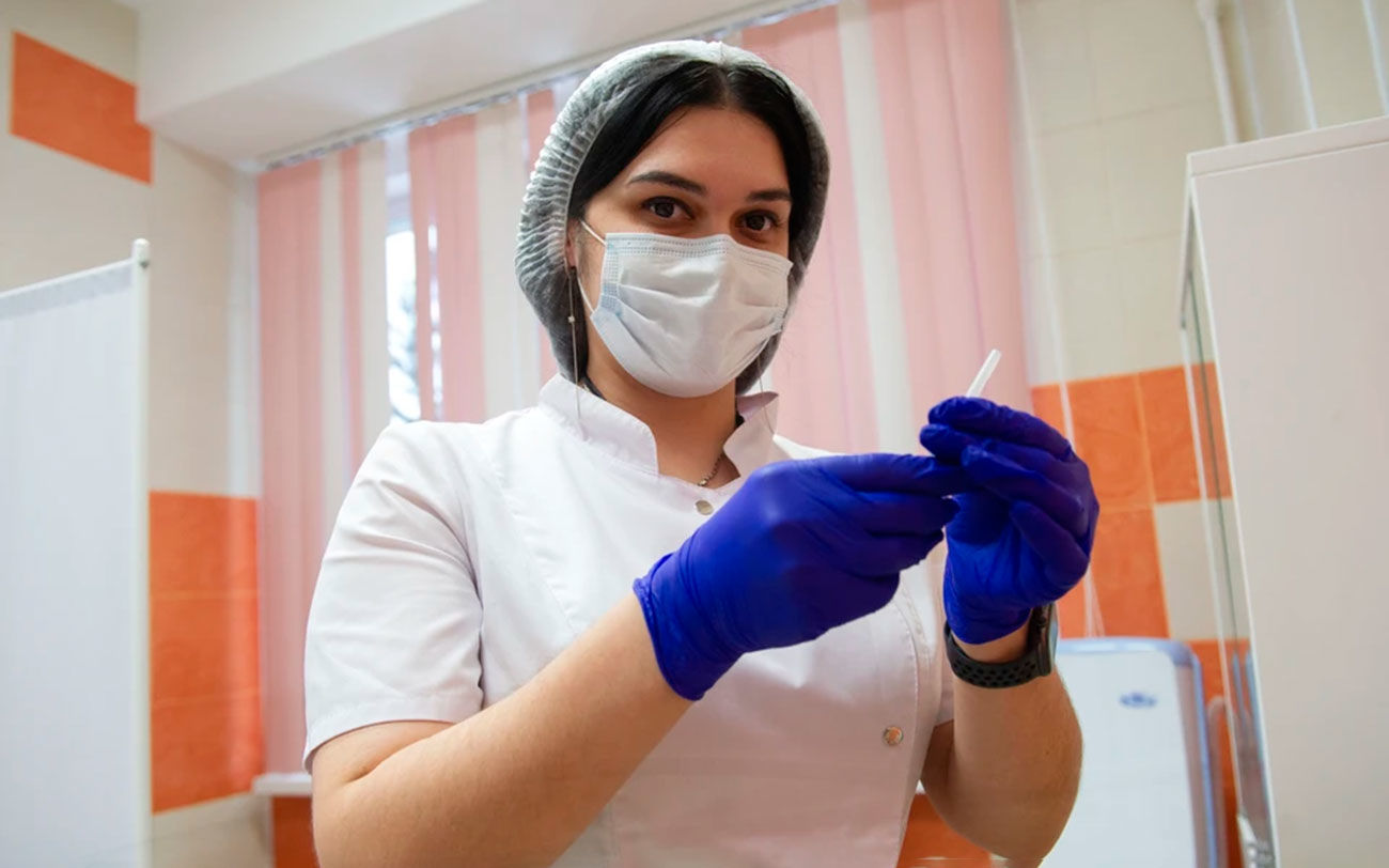 Новую вакцину от мутировавшего коронавируса закупили для Ростовской области